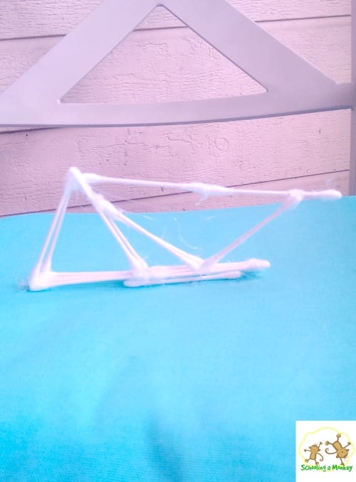 This fun engineering activity shows kids how to make a Q-tip bridge that will actually stand. Part of the 31 days of STEM activities for kids series.