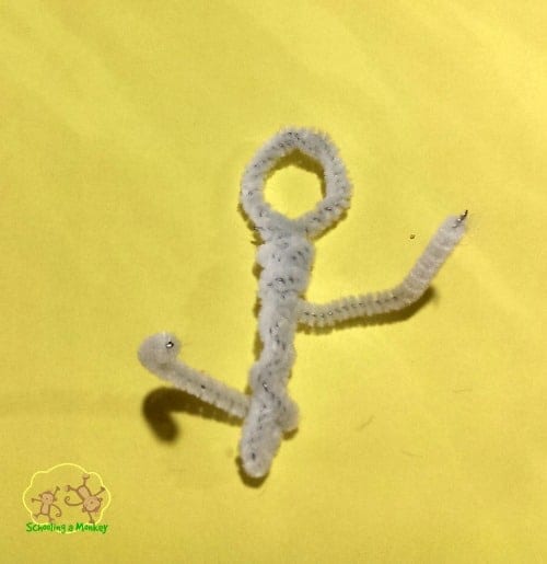 Celebrating International Sloth Day? These easy sloth crafts for preschool are the perfect way to celebrate with this mess-free chenille stem sloth! 