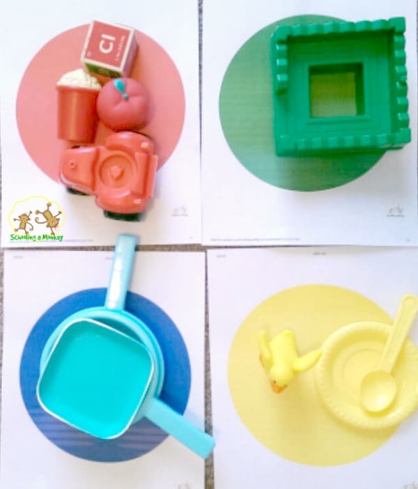 Looking for on-the-spot totschooling ideas? Toddlers love sorting colors and this simple printable will become your tot's favorite game.