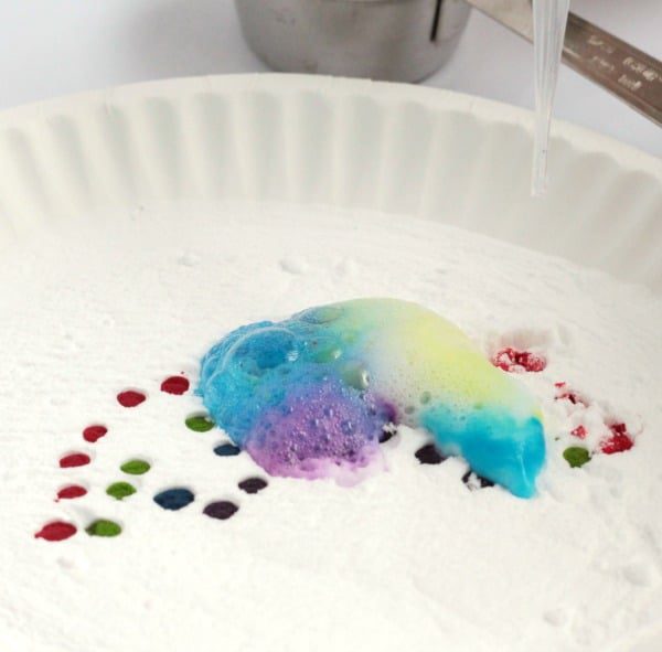 If you want to try STEM activities for toddlers and preschoolers, start with easy, fun things! These fizzing rainbows fit the bill perfectly and are easy!