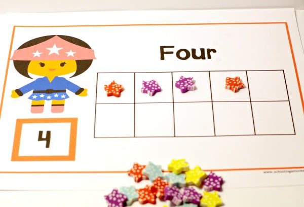 If your kids love superheros, then they will love these 10-frame super hero printables 10 frames! Teach preschoolers to count like a superhero!