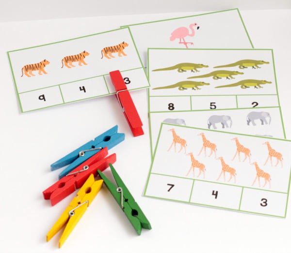 If your kids love the zoo, then they will love these zoo counting clip cards! Help kids learn to count from 1-10 in a math learning center!