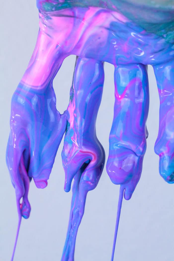 Make summer learning fun when you make the galaxy oobleck science experiment. Kids will love this colorful version of the non-Newtonian fluid and will ask to do this science experiment over and over. Summer science experiments are fun for kids of all ages. #stem #stemed #science #scienceexperiments #summer #summerfun #summeractivities