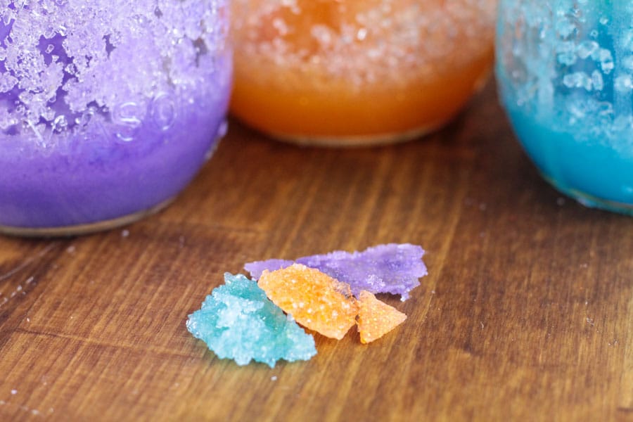 Make the galaxy sugar crystal science experiment and make fun space memories with your kids! Kids will have a blast making these space themed sugar crystals and won’t even realize they are doing a kids science experiment! Science experiments for kids have never been this fun before! #scienceexperiment #science #stem #stemed #galaxy #space #kidsactivities