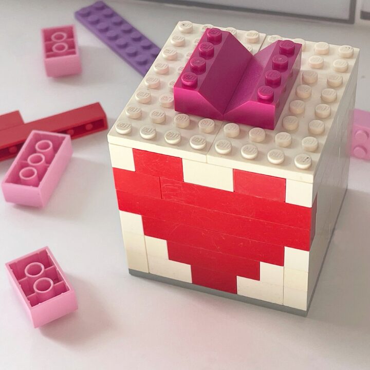 How to make a LEGO Valentine card Box